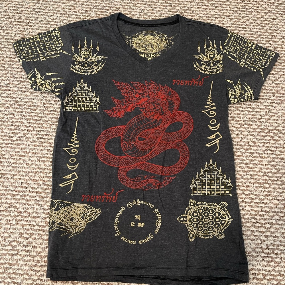 Unisex Shirt. Size M.
